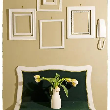 ゲストハウス The Place カリアリ